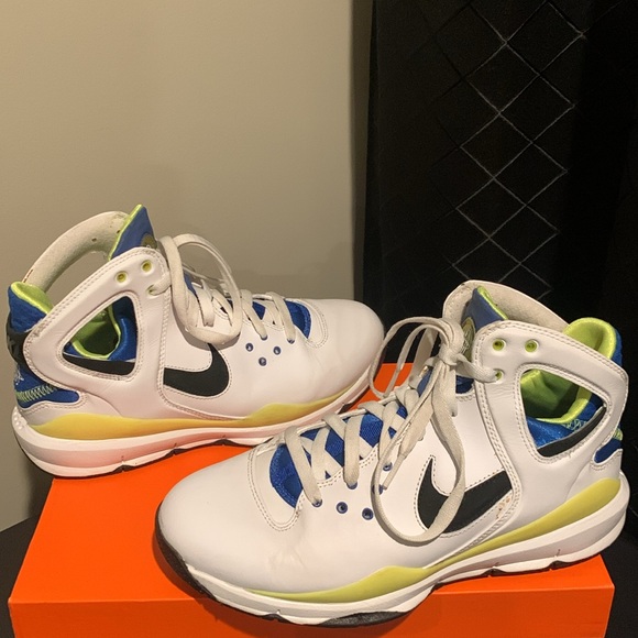 Men’s Old School Nike Basketball High-Tops - Picture 6 of 15